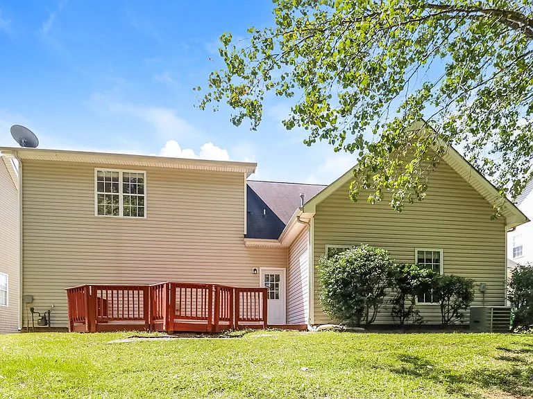 1909 Olsen Ln — Photo 17
