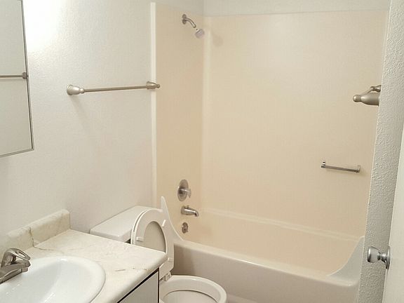 5th image of 207 Falls Ct APT D