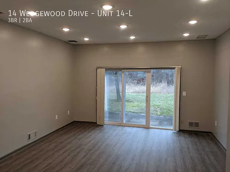 14 Wedgewood Dr #14-L — Photo 8