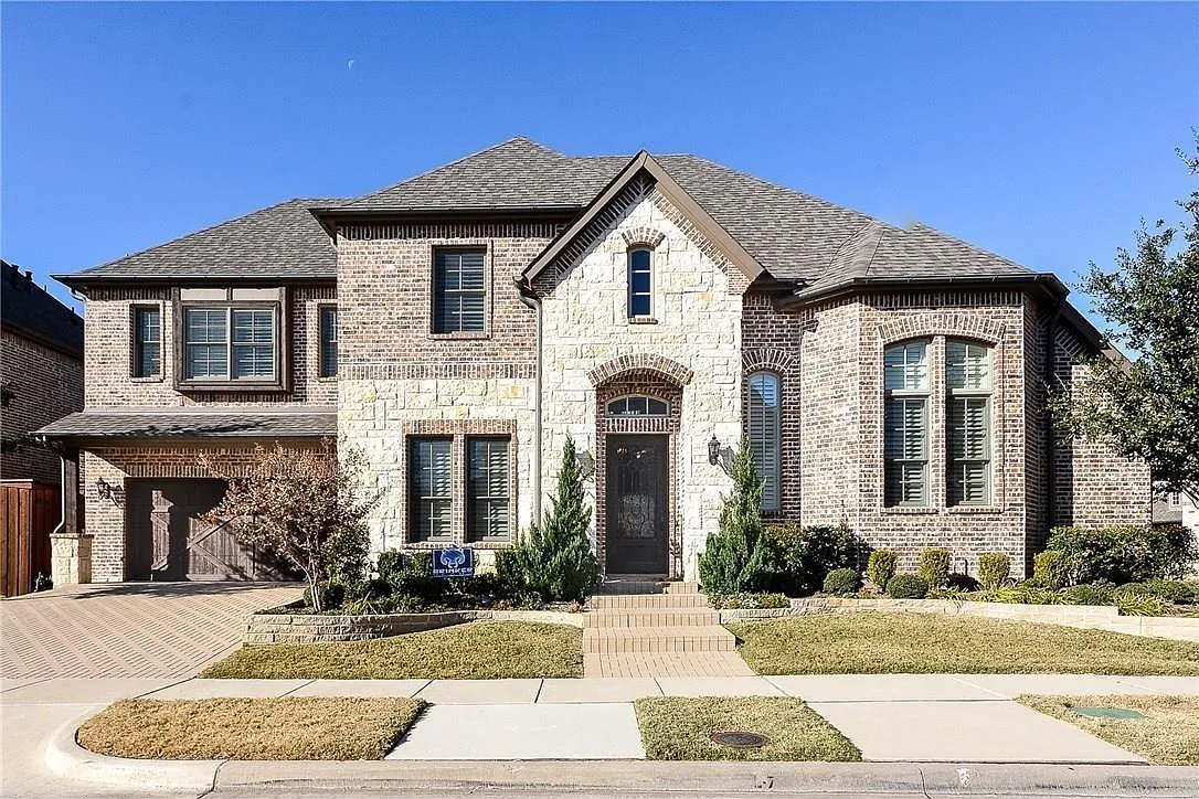 5 bed, 4.5 bath, 4229 sqft, $5,995 — Photo 1