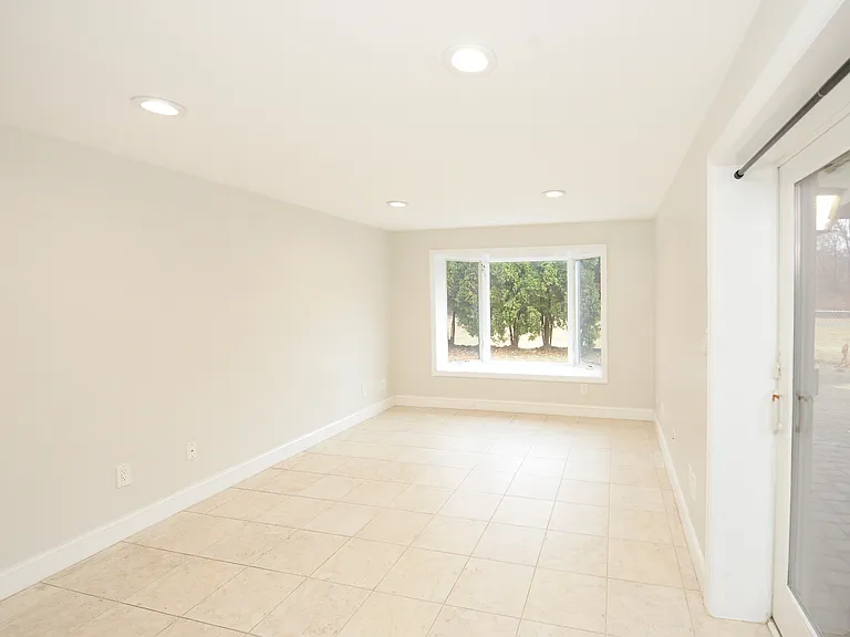 43 Union St #20 — Photo 23