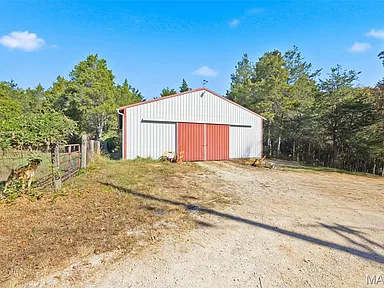 Property photo 37