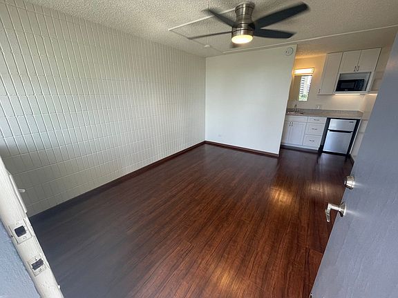 5th image of 1301 Lusitana St #301
