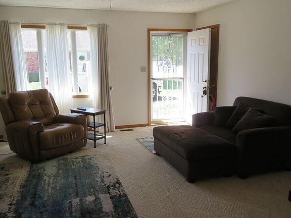 3rd image of 630 N Englewood Dr