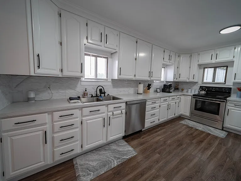 119 N 200 E — Photo 2