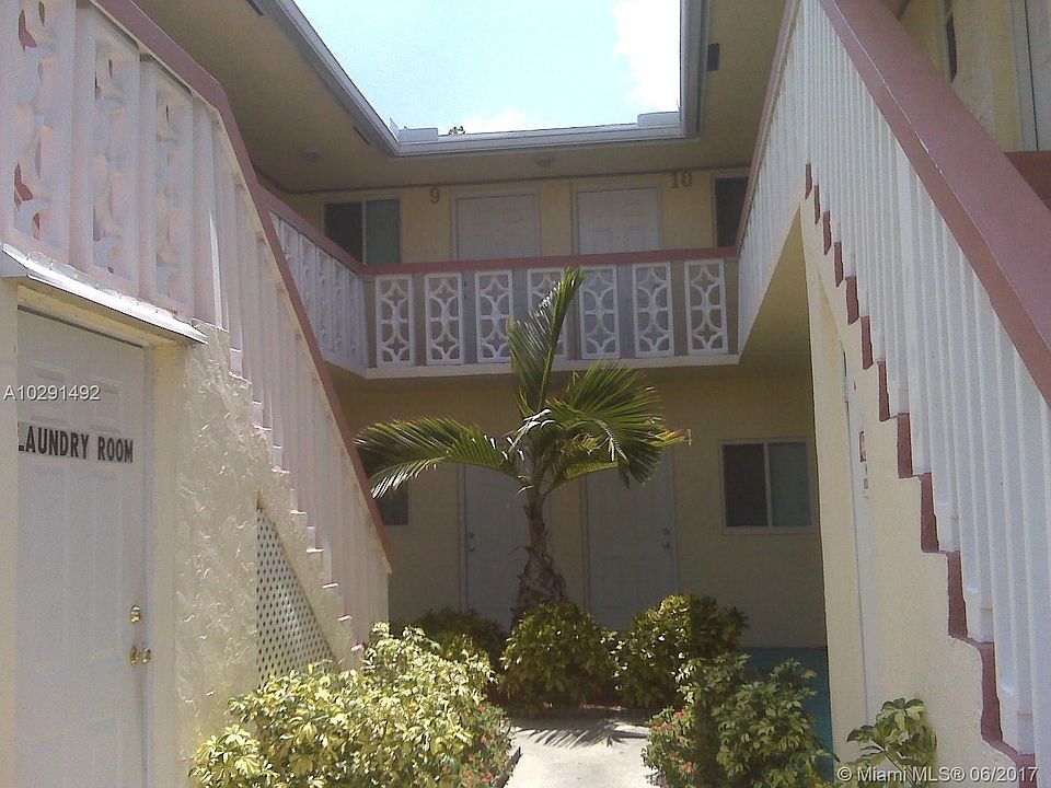 2nd image of 724 NE 4th St APT 4