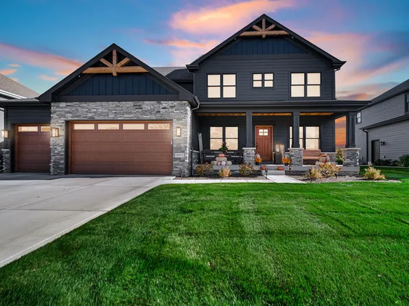 9551 Fescue Dr, Saint John, IN 46373