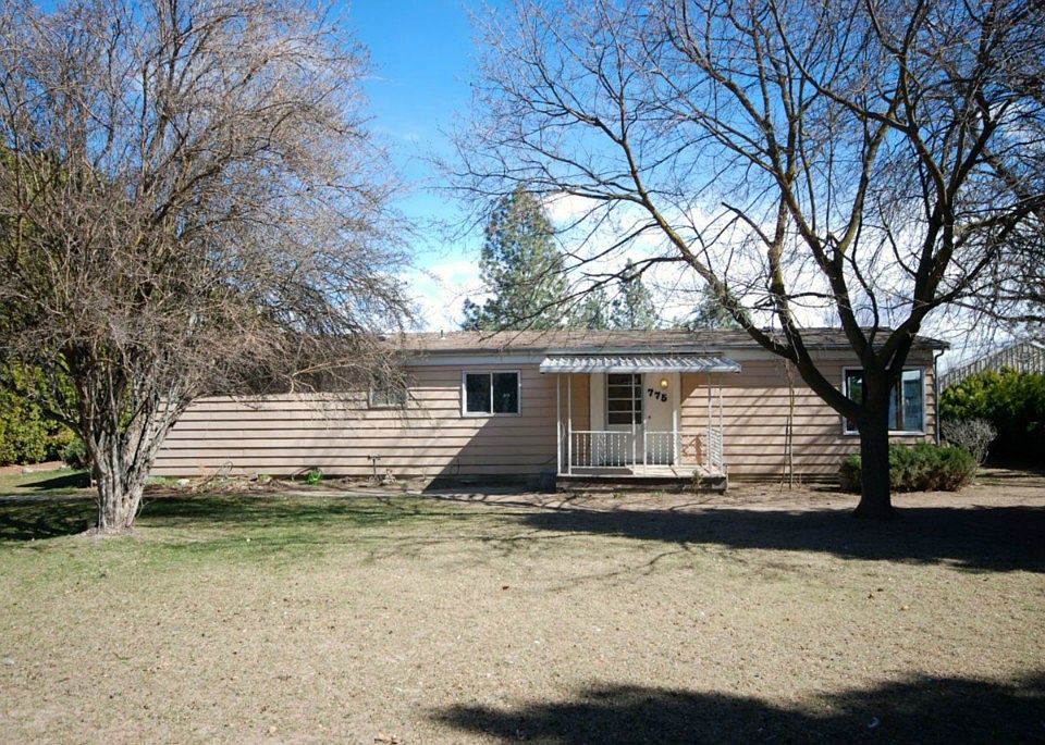 1st image of 723 Desert View Dr SE