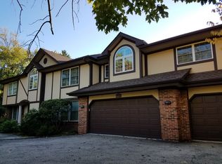 998 Saxony Dr, Highland Park, IL