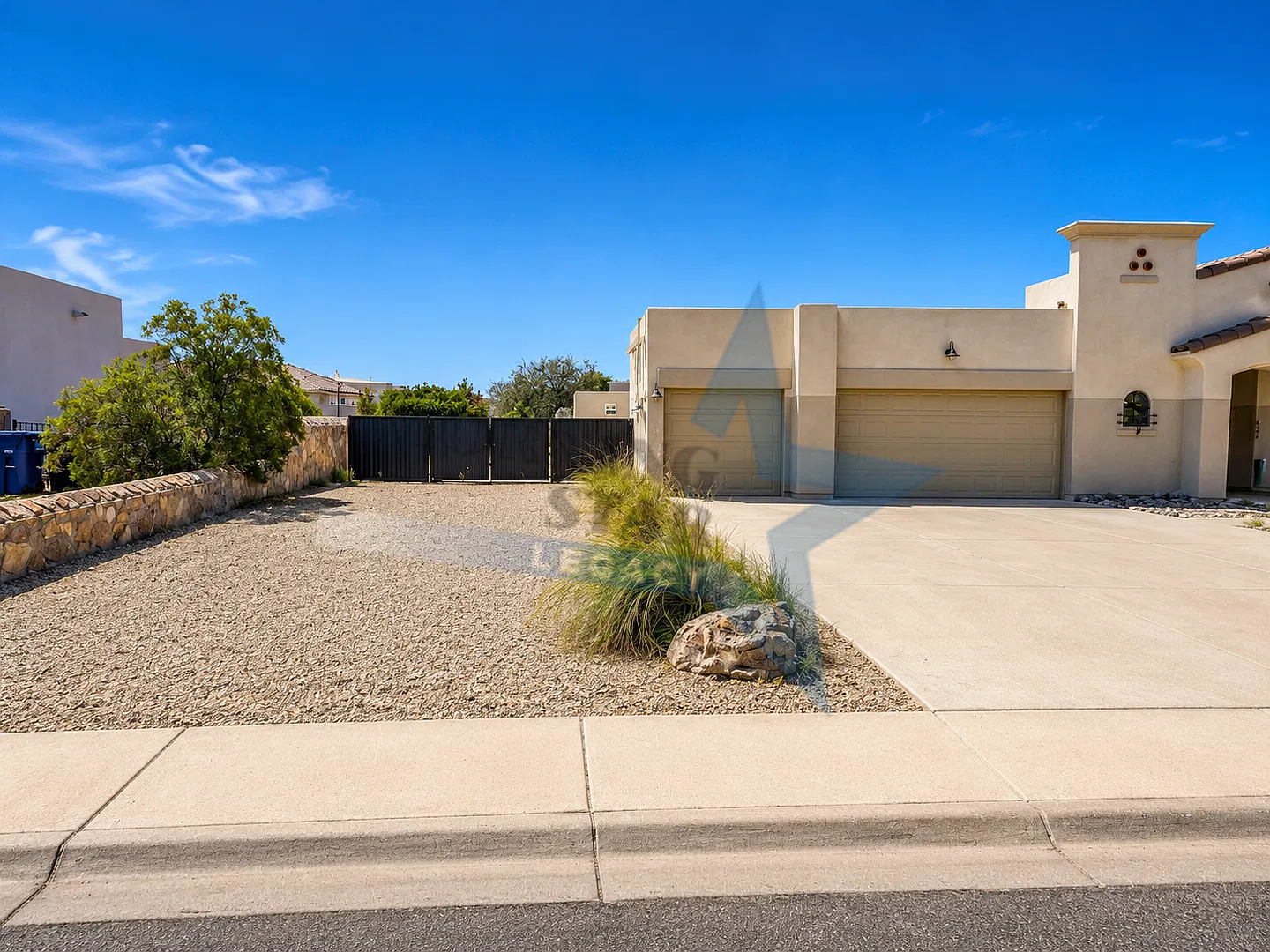 Spacious 4-Bedroom Home in The Sanctuary! — Photo 3