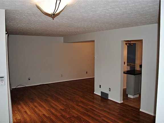 3rd image of 4314 Hyde Park Unit 3