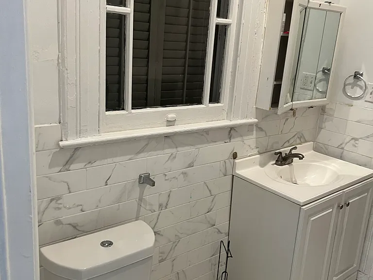 805 Park Ave #1R — Photo 6