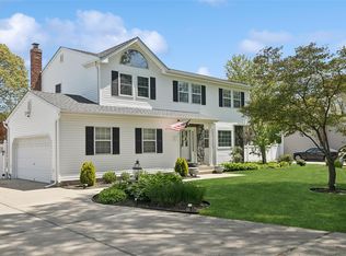 283 Terry Rd, Sayville, NY 11782
