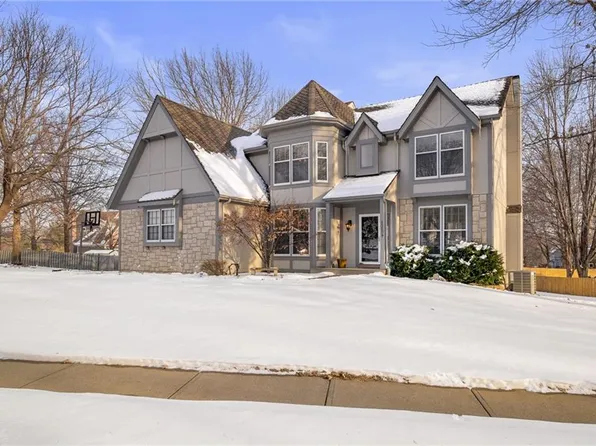 13209 S Locust St, Olathe, KS 66062