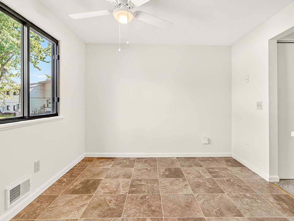 Sunny Eat-In Kitchen Space