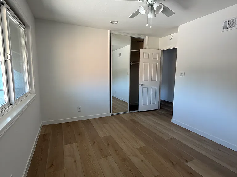 417 W Columbia Rd — Photo 11