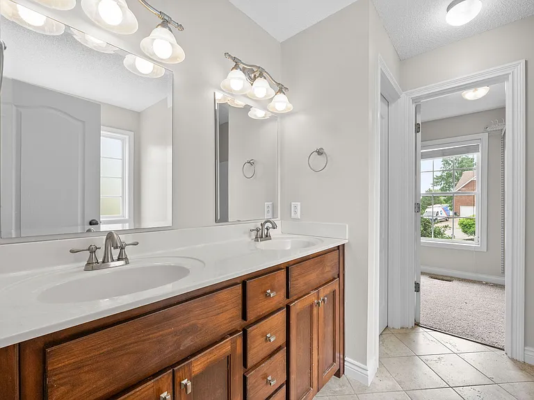706 Shamrock Ct — Photo 20