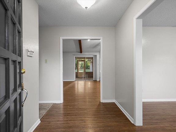 4th image of 713 Wedgewood Ln