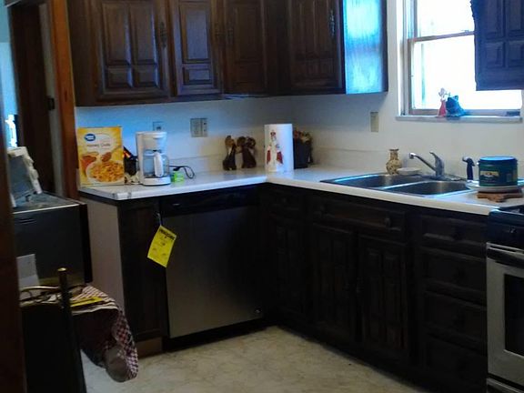 4th image of 825 12th St
