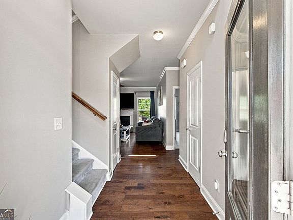 4th image of 45 Oakley Way