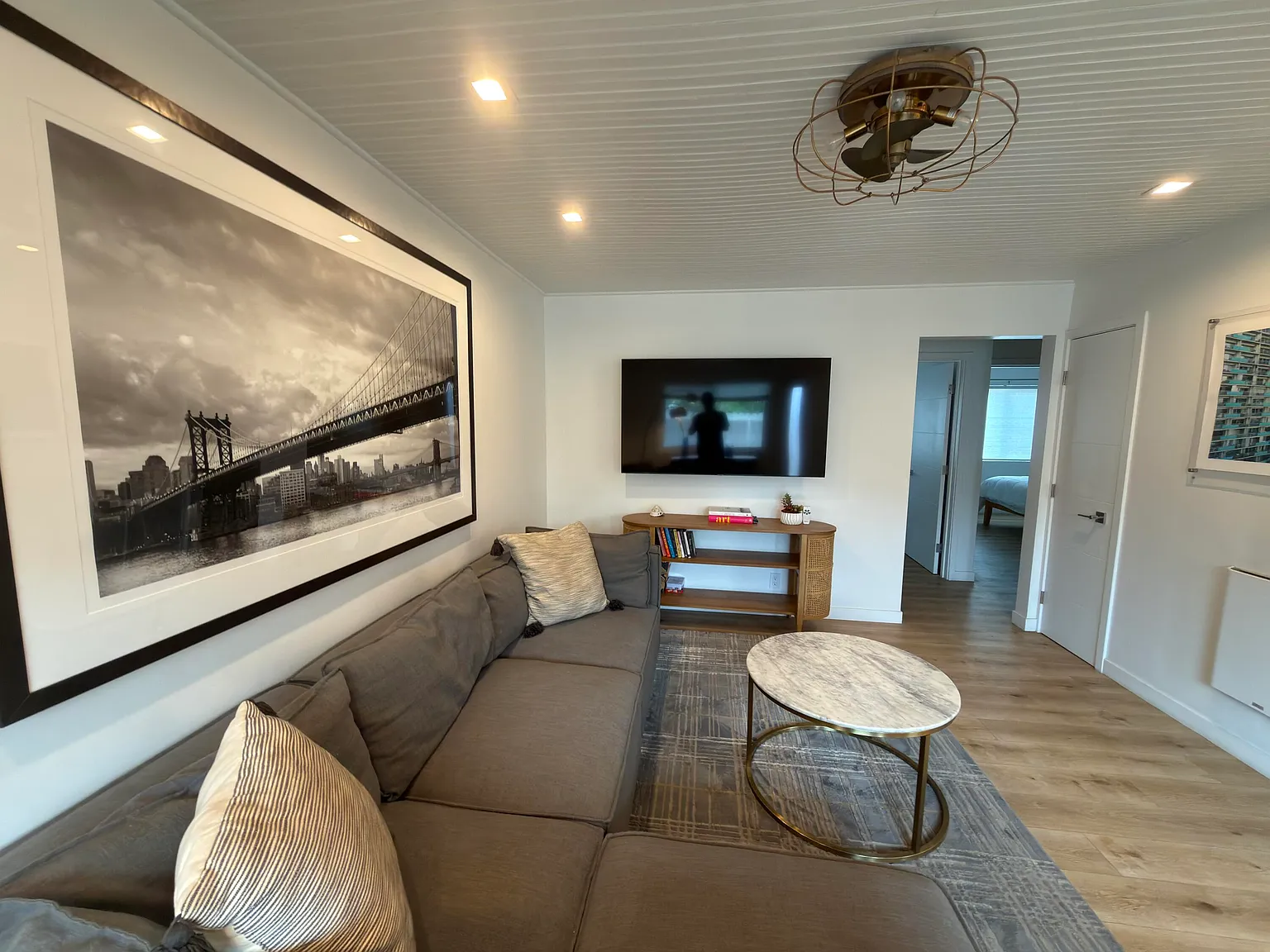 160 Ash Ave — Photo 3