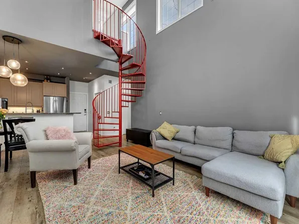 527 N 15th Ave SW #416, Calgary, AB T2R 1R5