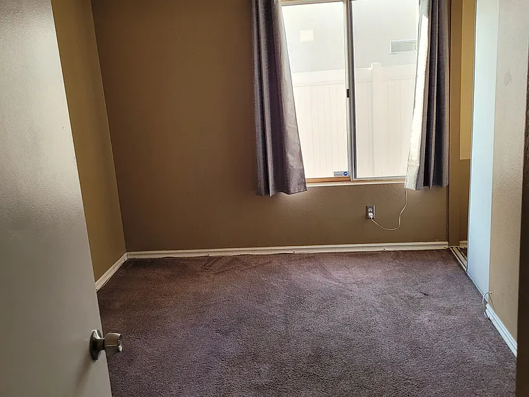 Daisy Rd — Photo 12