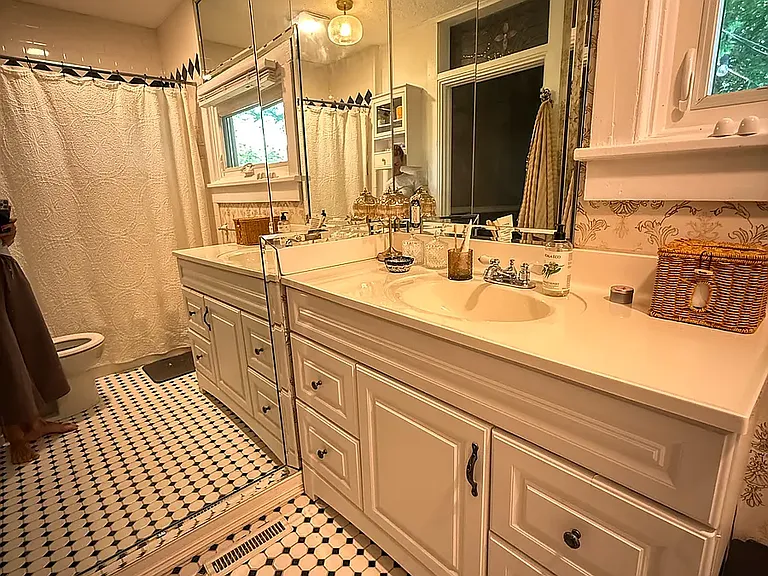 316 W Maple St — Photo 11