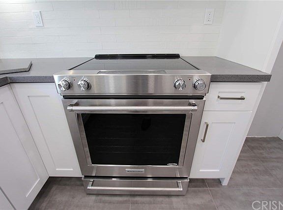4th image of 5441 Yarmouth Ave Unit 7