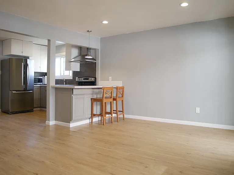 1109 Parker St #4 — Photo 6