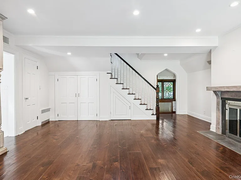 18 Heights Rd — Photo 8