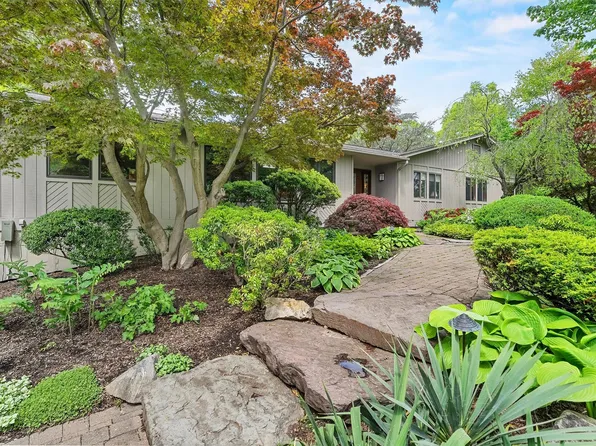 2 Settlers Court, New City, NY 10956