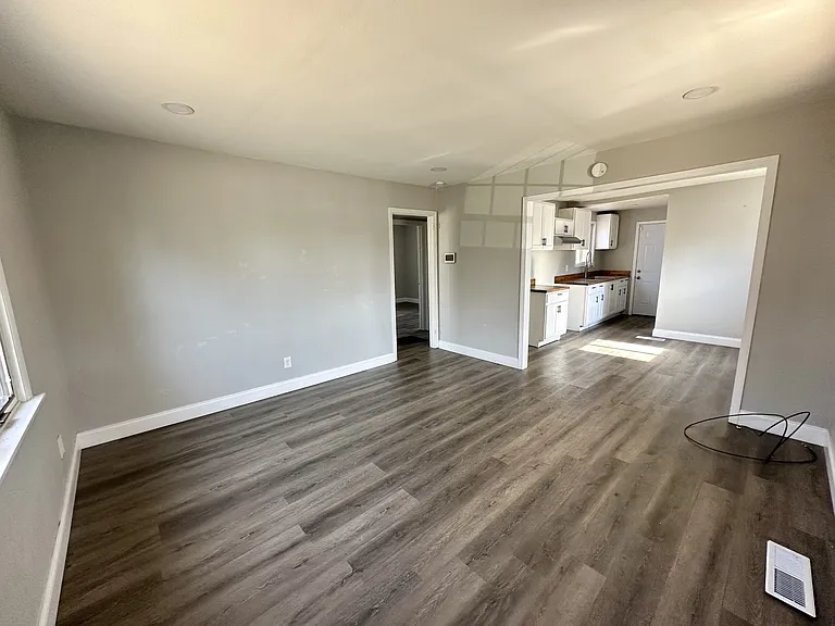 1221 Frisco St — Photo 2