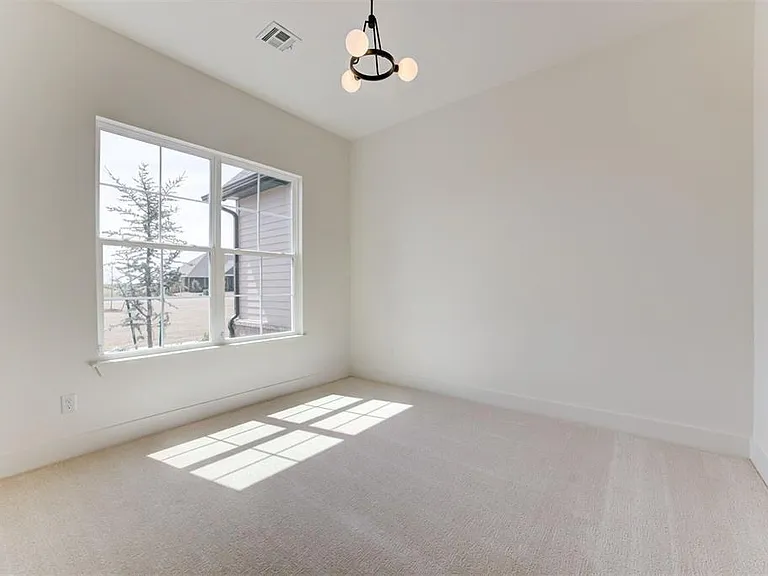 3252 Mission Hill Dr — Photo 2