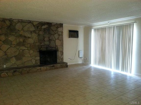 2nd image of 1140 E 33rd St