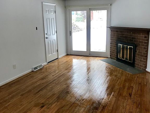 2nd image of 423 Arbour Dr