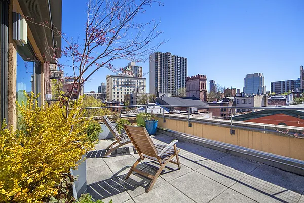 Sold by Stribling | media 8