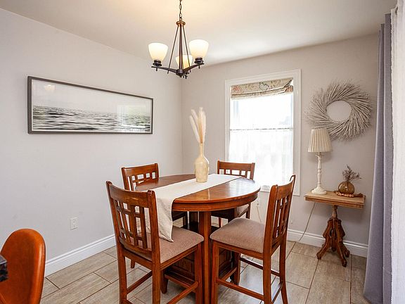 5th image of 170 Schoolhouse Ln #22