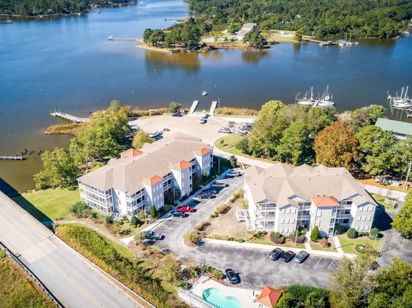 300 Midyette Street #B5, Oriental, NC 28571
