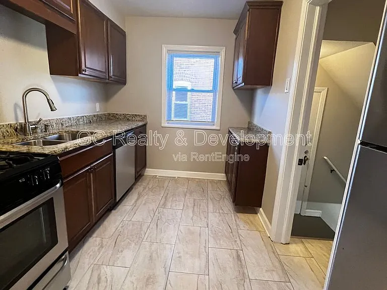 9121 S Utica Ave — Photo 6