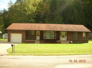 405 Rambling Hills Rd, Elkview, WV 25071