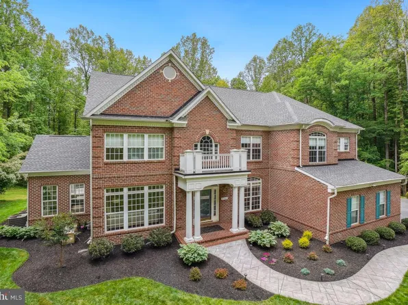 6703 Green Moss Dr, Upper Marlboro, MD 20772