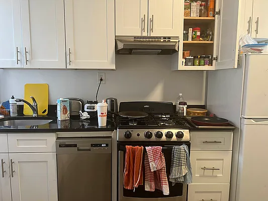 Rented by Bond New York | media 22