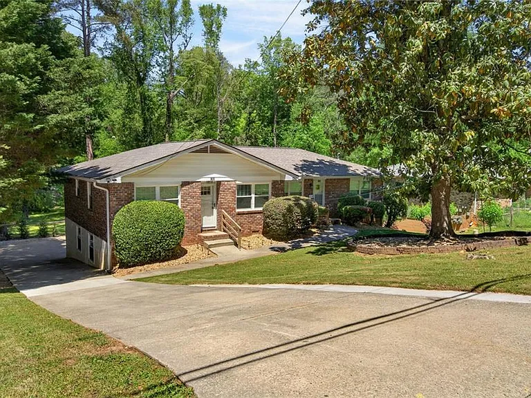 1360 Willivee Dr — Photo 1