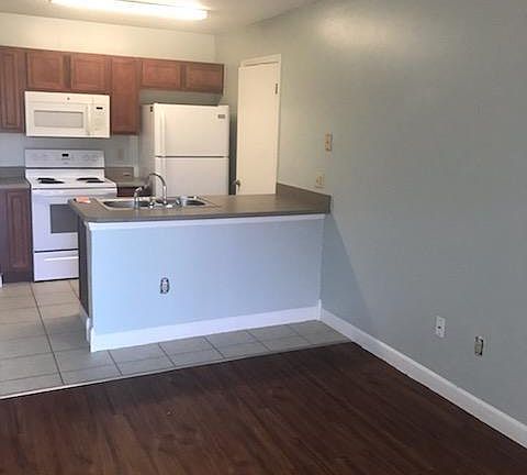2nd image of 1401 S Palmetto Ave APT 117