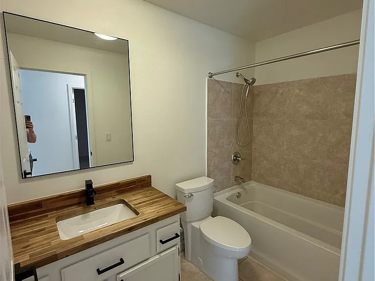 488 Chelsea Dr — Photo 10