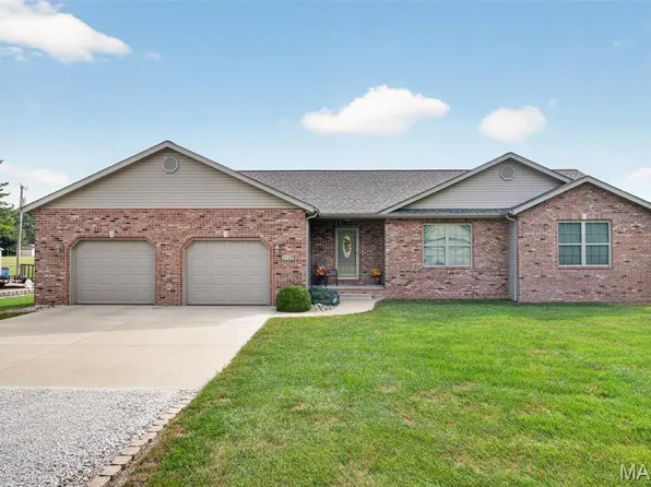 3428 Pierland Dr, Highland, IL 62275
