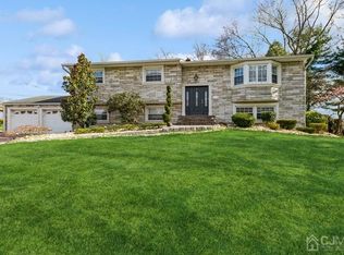 1 Vauxhall Rd, East Brunswick, NJ 08816