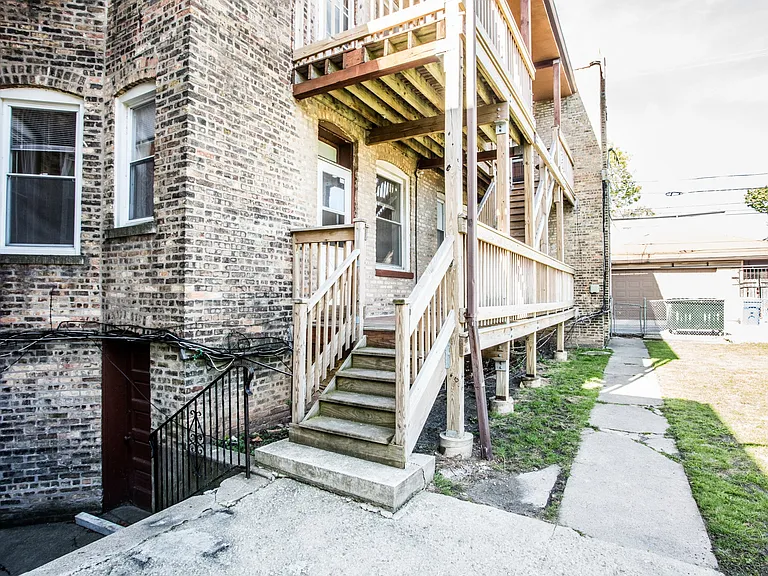 4636 W Barry Ave #1 — Photo 24