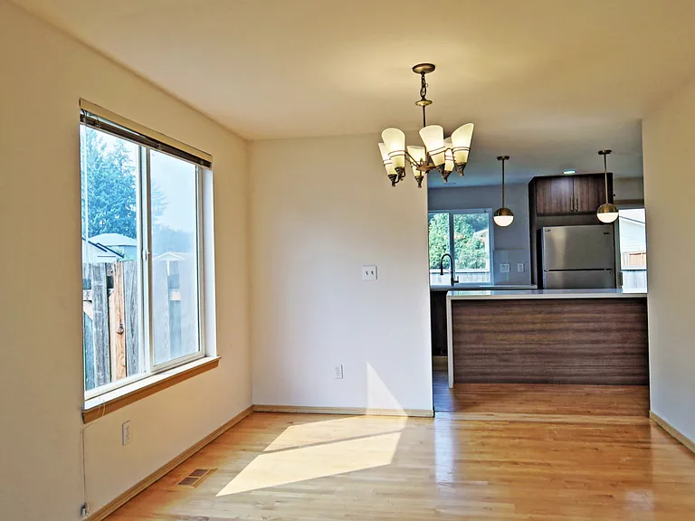4006 NE 18th St — Photo 12